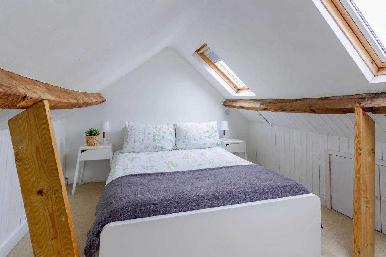 The Shoe Box Cottage With Allocated Parking Malmesbury Kültér fotó