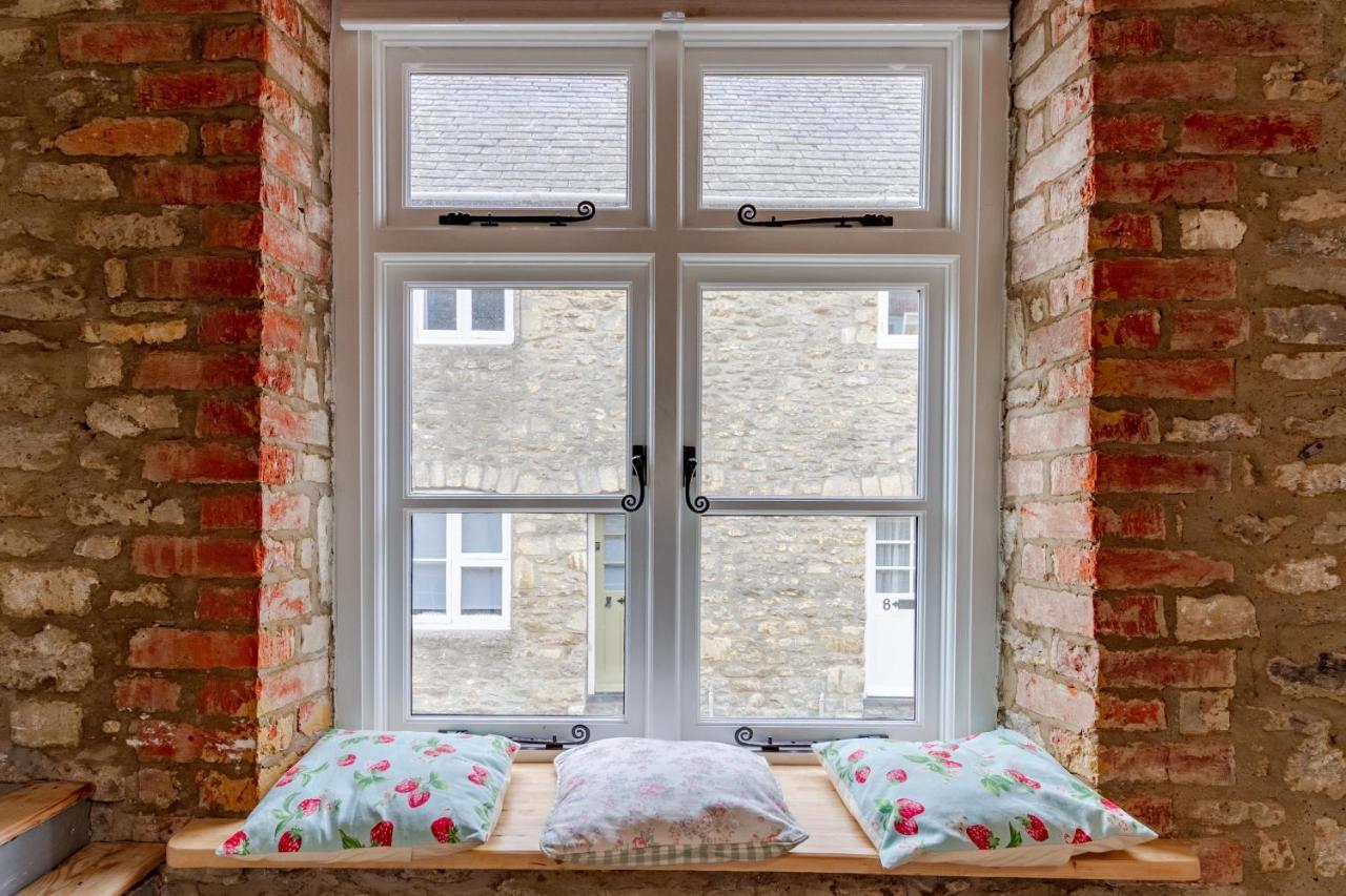 The Shoe Box Cottage With Allocated Parking Malmesbury Kültér fotó